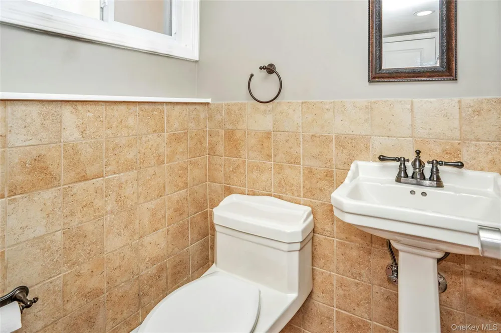109 Plymouth Road Plainview, NY 11803