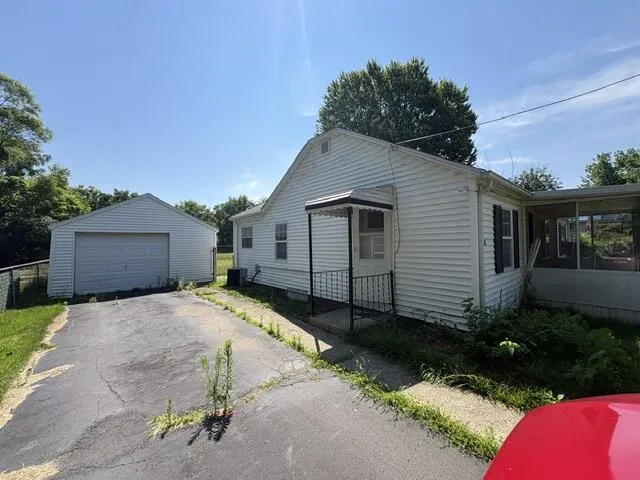 3157 Ludwig Street Burton, MI 48529