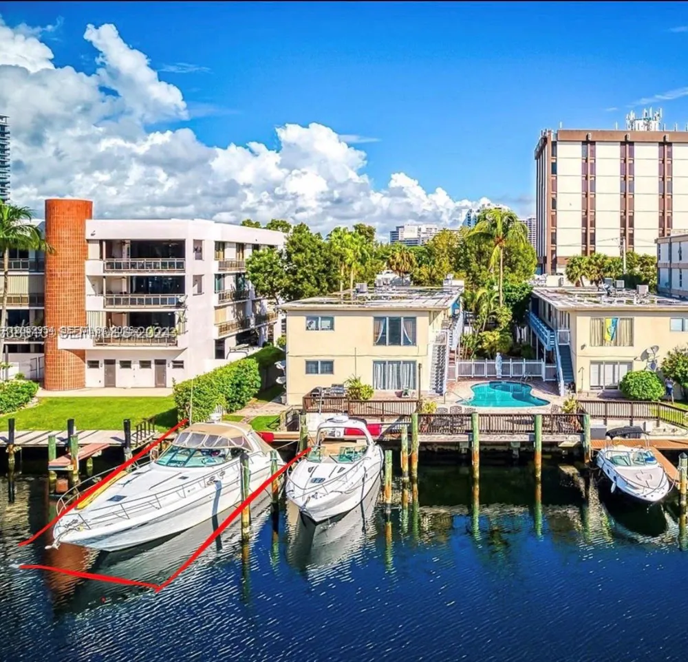 2380 Diana Dr Hallandale Beach, FL 33009