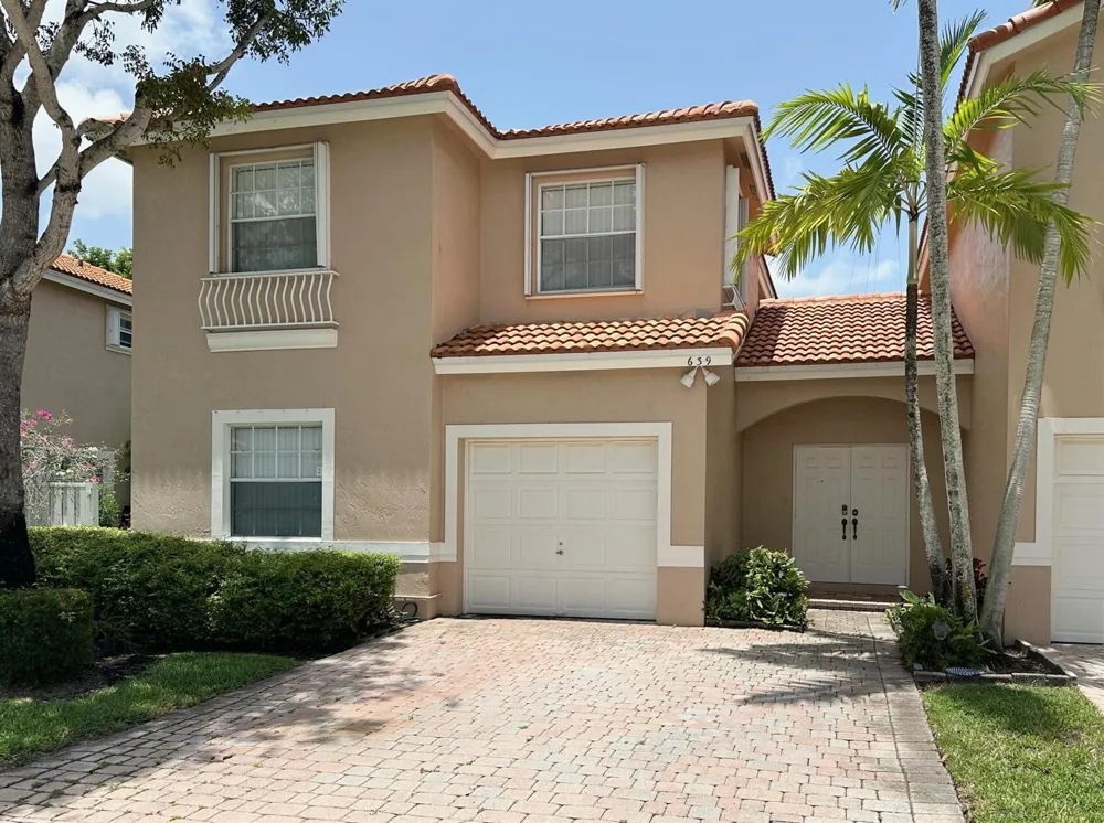 639 NW 130th Way Pembroke Pines, FL 33028