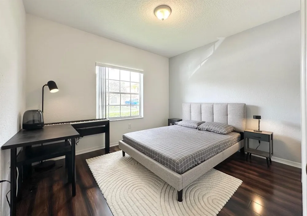 639 NW 130th Way Pembroke Pines, FL 33028