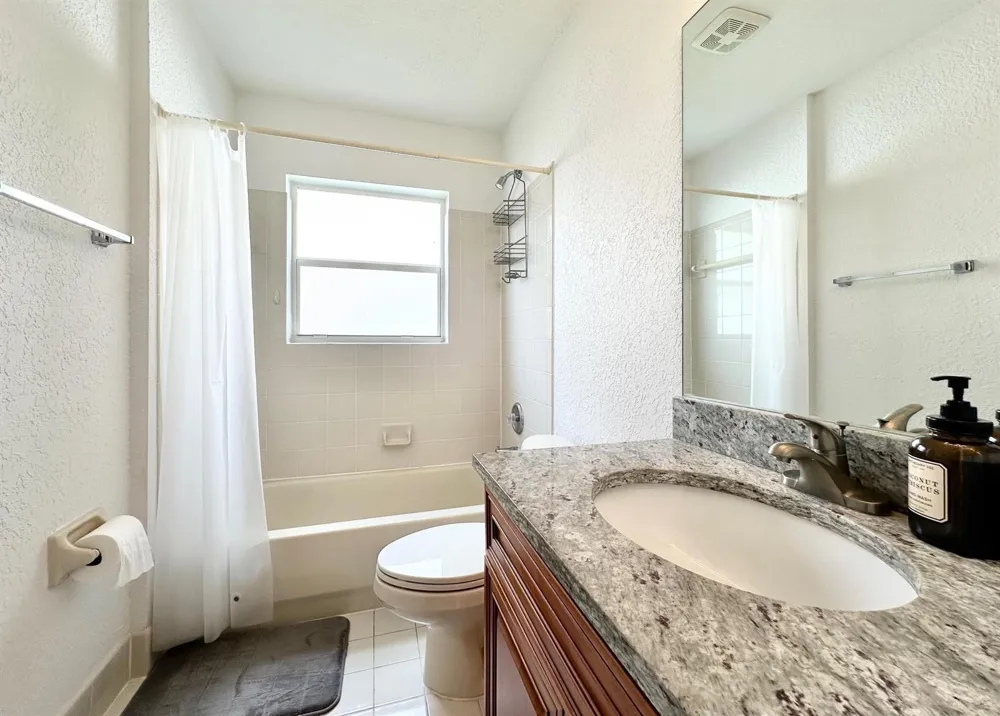 639 NW 130th Way Pembroke Pines, FL 33028