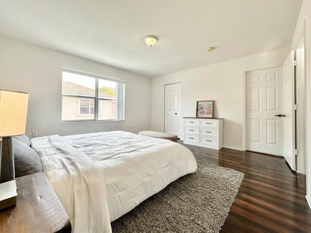 639 NW 130th Way Pembroke Pines, FL 33028