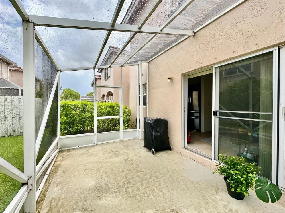 639 NW 130th Way Pembroke Pines, FL 33028