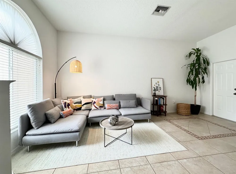 639 NW 130th Way Pembroke Pines, FL 33028