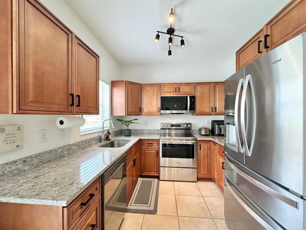 639 NW 130th Way Pembroke Pines, FL 33028