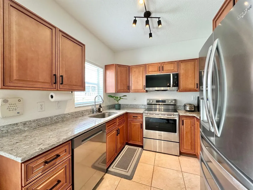 639 NW 130th Way Pembroke Pines, FL 33028