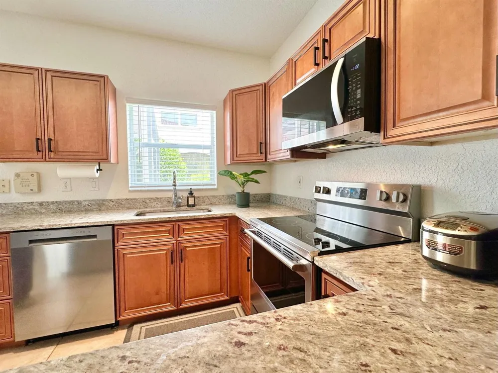 639 NW 130th Way Pembroke Pines, FL 33028