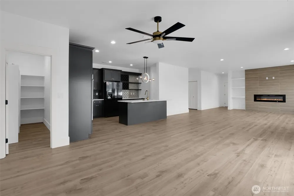6425 Road 2.15 NE Moses Lake, WA 98837