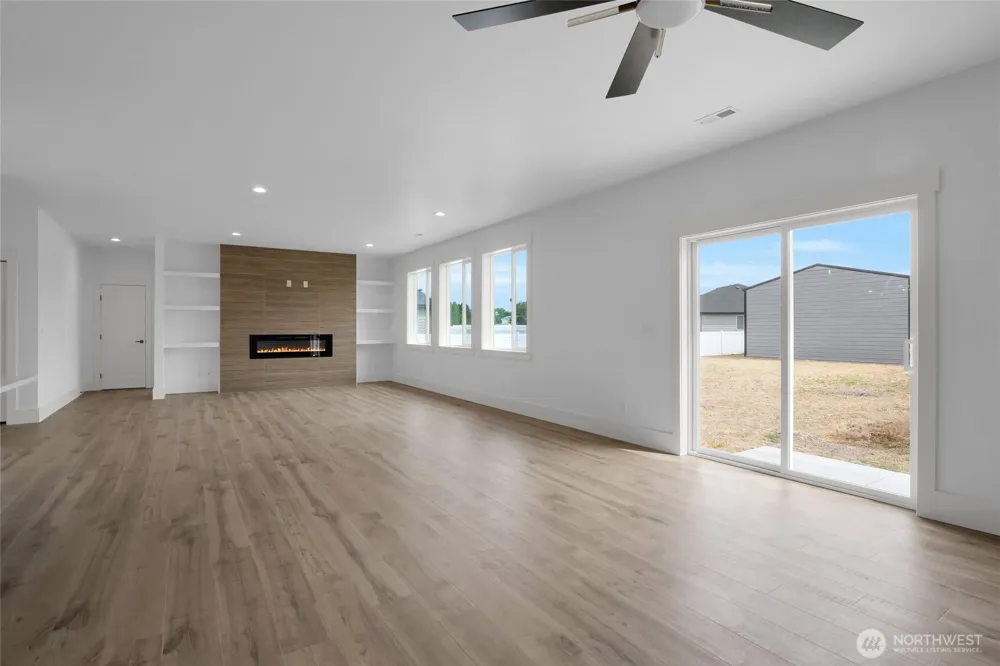 6425 Road 2.15 NE Moses Lake, WA 98837