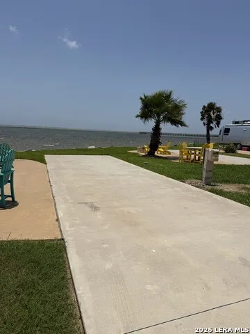 101 Caribbean Dr Corpus Christi, TX 78418