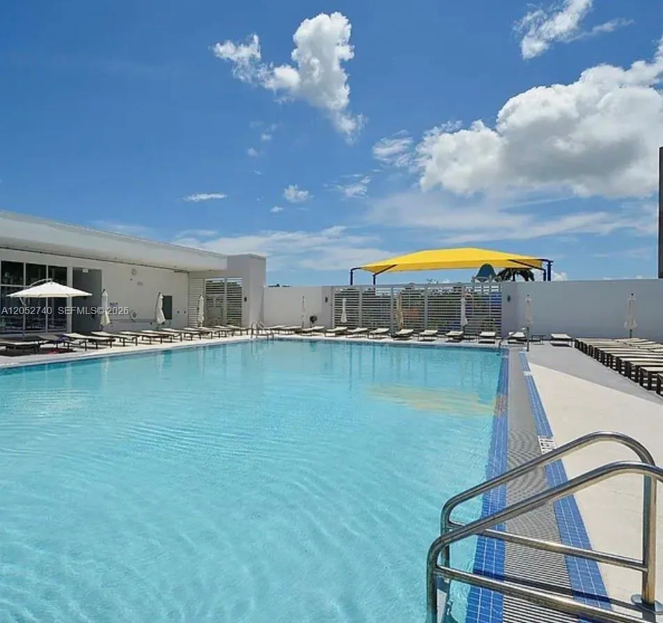 14951 Royal Oaks Ln #808 North Miami, FL 33181