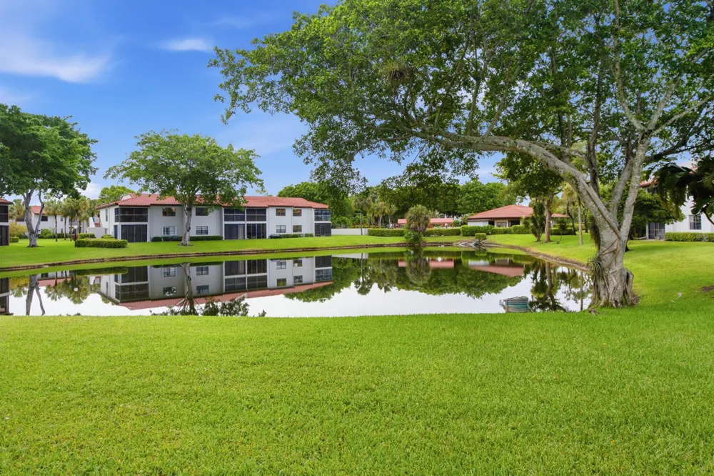 9232 Pecky Cypress Lane #2G Boca Raton, FL 33428