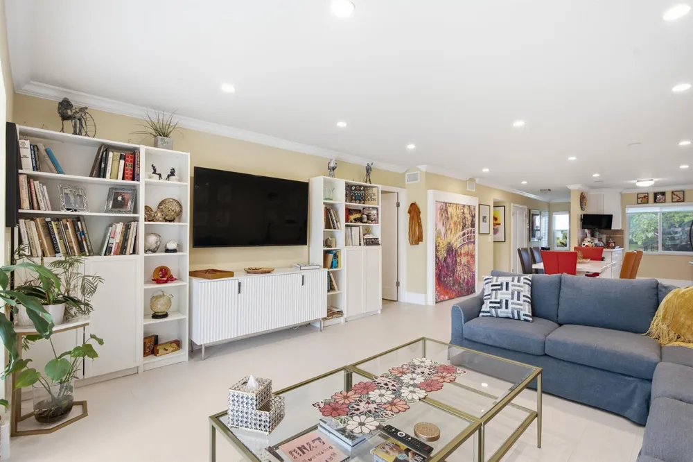 9232 Pecky Cypress Lane #2G Boca Raton, FL 33428