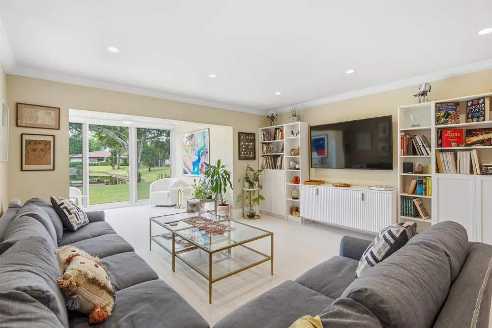 9232 Pecky Cypress Lane #2G Boca Raton, FL 33428