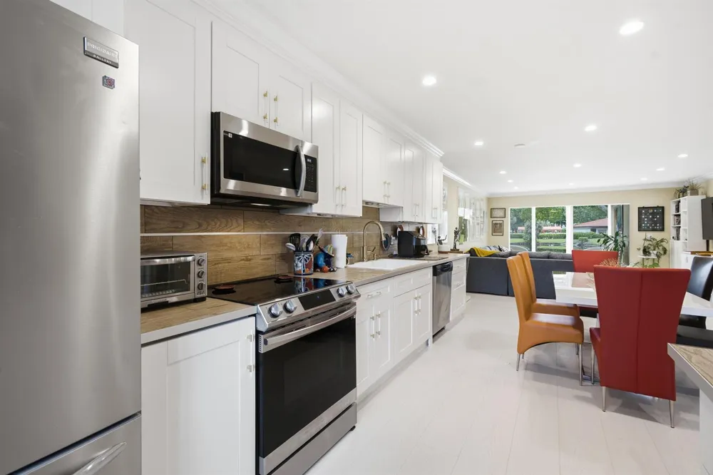 9232 Pecky Cypress Lane #2G Boca Raton, FL 33428