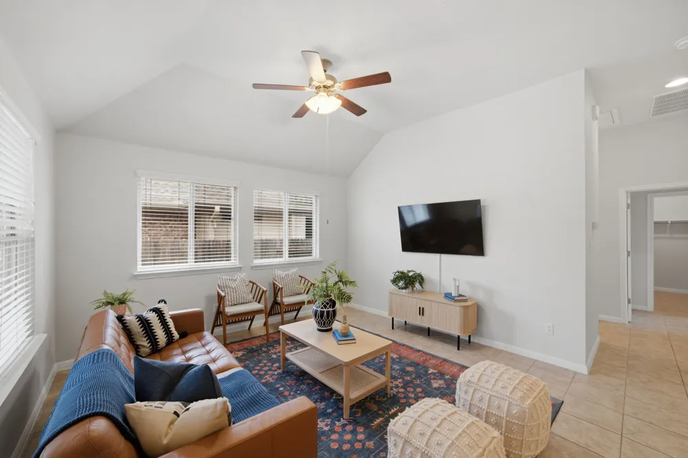 514 Nautical Loop Kyle, TX 78640