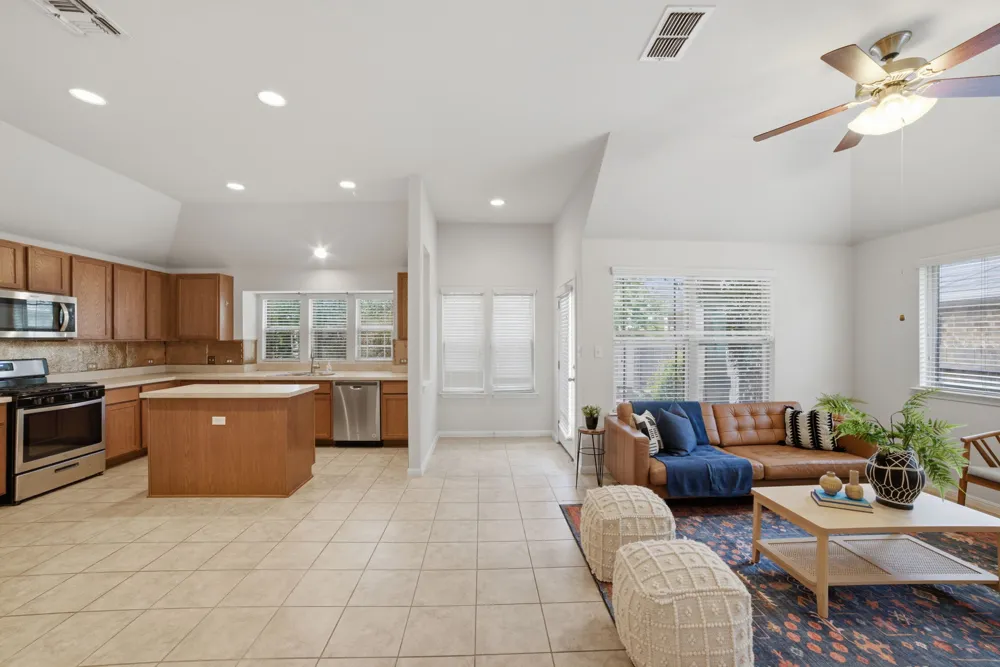 514 Nautical Loop Kyle, TX 78640