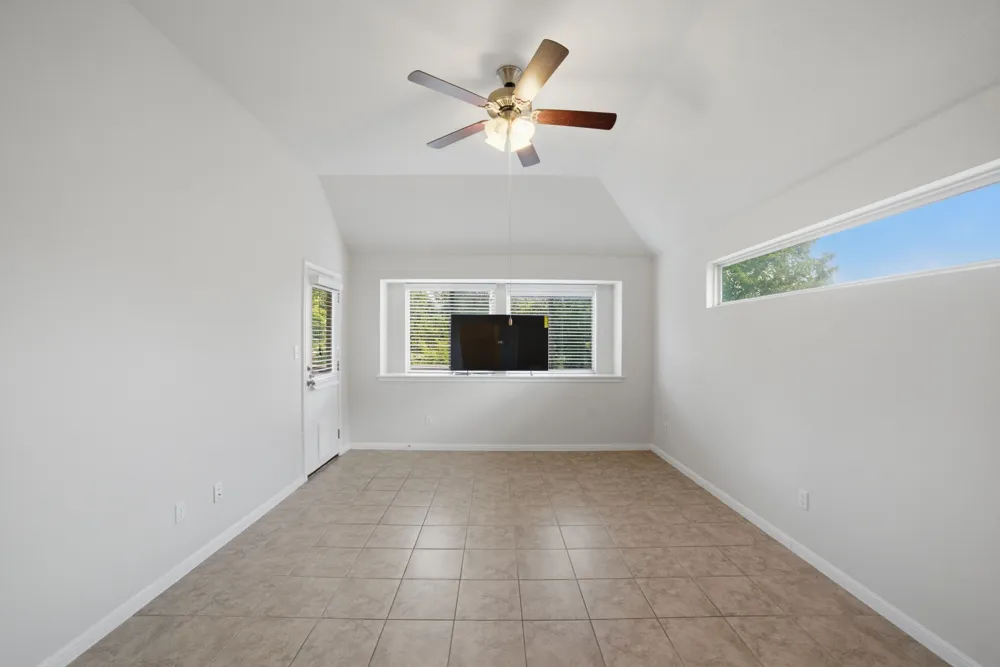 514 Nautical Loop Kyle, TX 78640