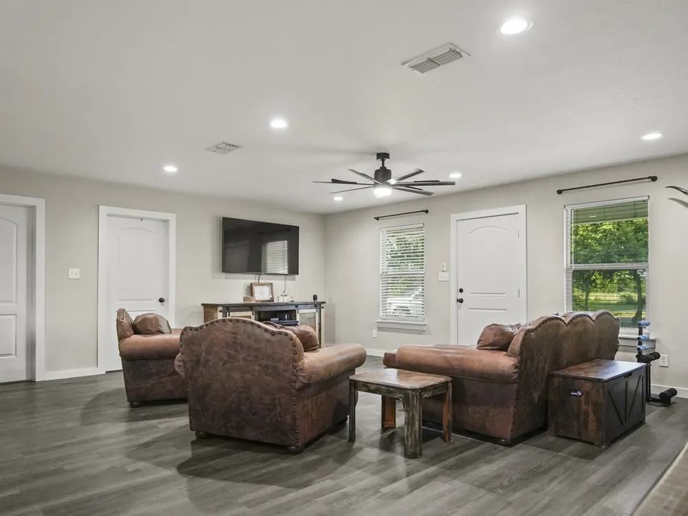 711 County Road 701 Cleburne, TX 76031