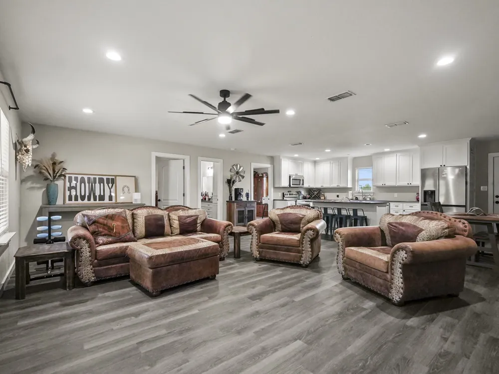711 County Road 701 Cleburne, TX 76031