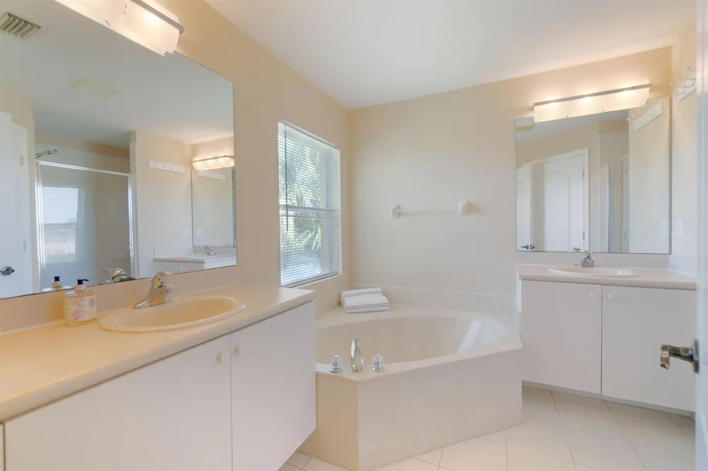 213 River Bluff Lane Royal Palm Beach, FL 33411
