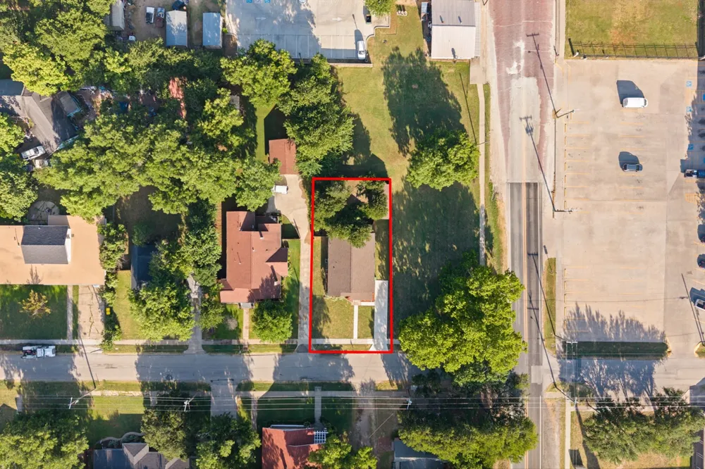 102 S 4th Street Grandview, TX 76050