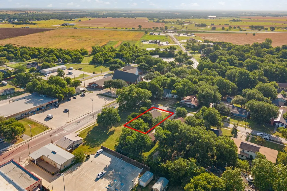 102 S 4th Street Grandview, TX 76050