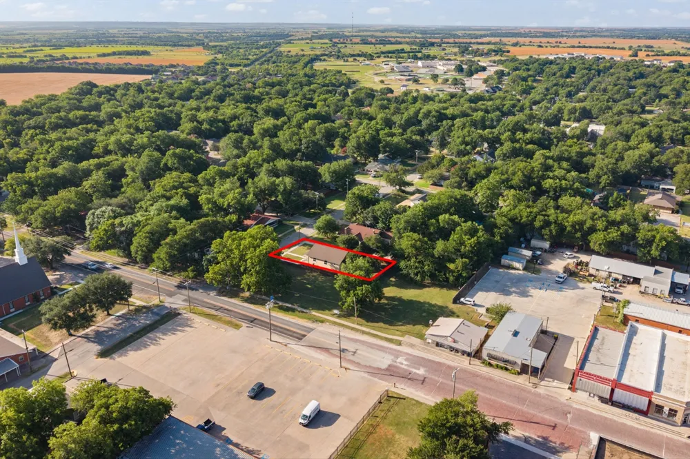 102 S 4th Street Grandview, TX 76050