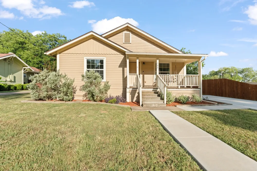 102 S 4th Street Grandview, TX 76050