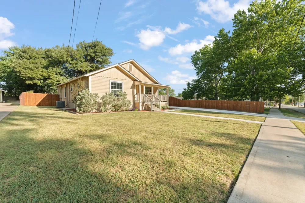 102 S 4th Street Grandview, TX 76050