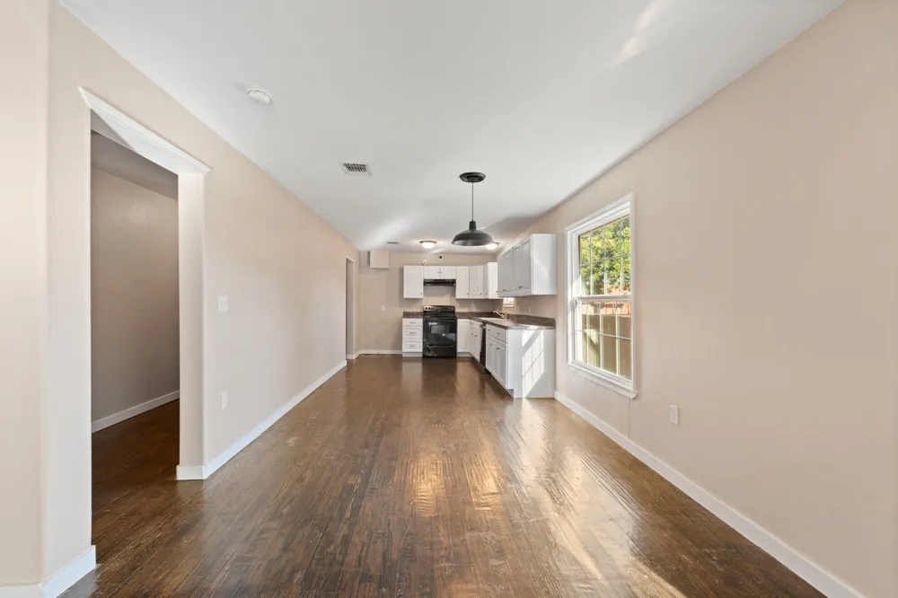 102 S 4th Street Grandview, TX 76050