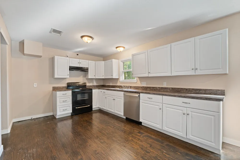 102 S 4th Street Grandview, TX 76050