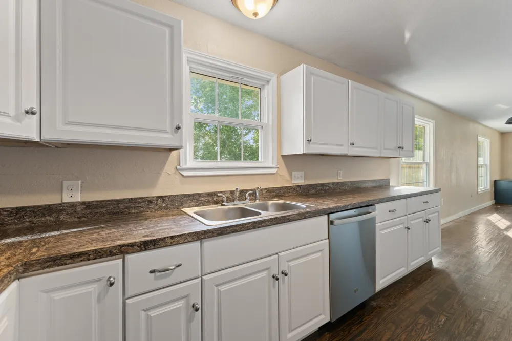 102 S 4th Street Grandview, TX 76050