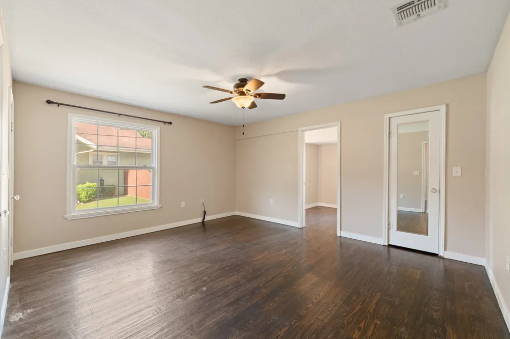 102 S 4th Street Grandview, TX 76050