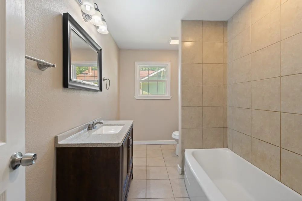 102 S 4th Street Grandview, TX 76050