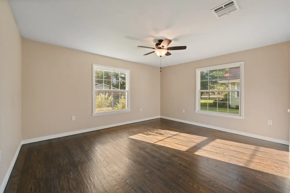 102 S 4th Street Grandview, TX 76050