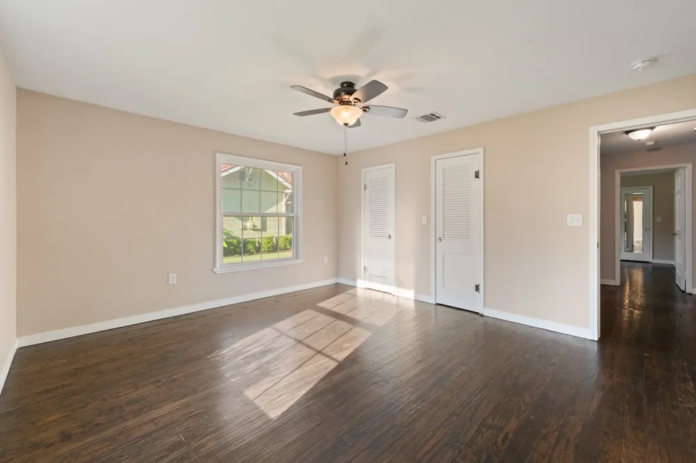 102 S 4th Street Grandview, TX 76050
