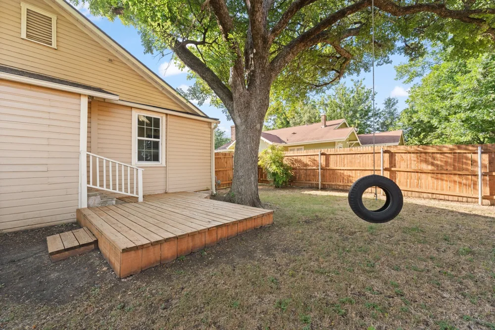 102 S 4th Street Grandview, TX 76050