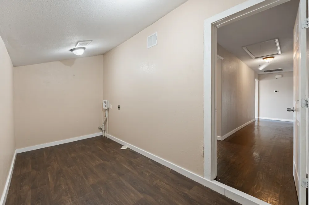 102 S 4th Street Grandview, TX 76050