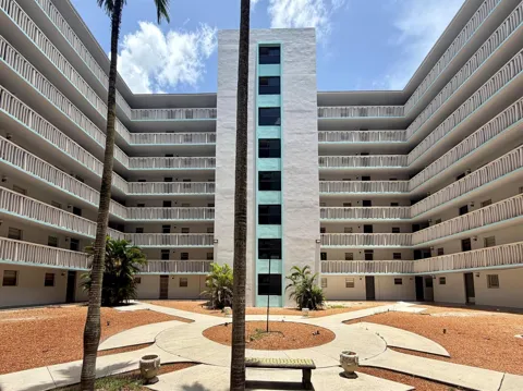 15600 NW 7th Avenue #303