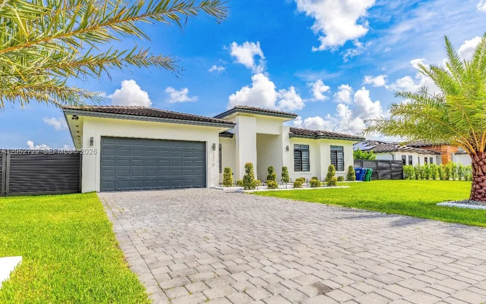 13218 SW 230th st Miami, FL 33170