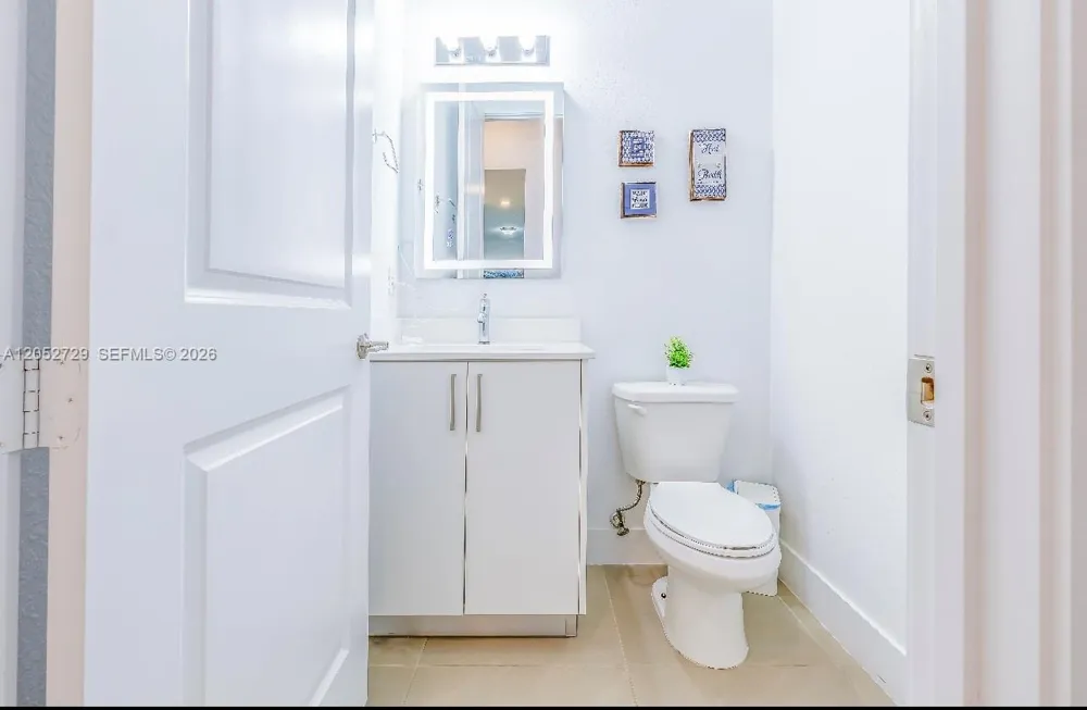 13218 SW 230th st Miami, FL 33170