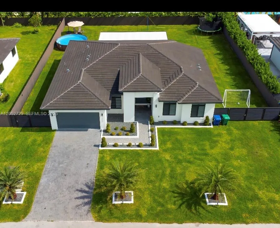 13218 SW 230th st Miami, FL 33170