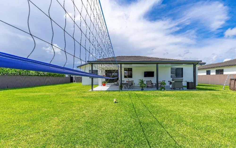 13218 SW 230th st Miami, FL 33170