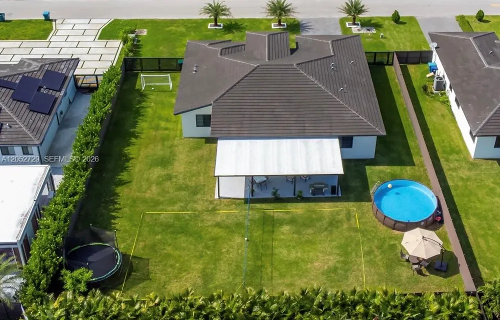 13218 SW 230th st Miami, FL 33170