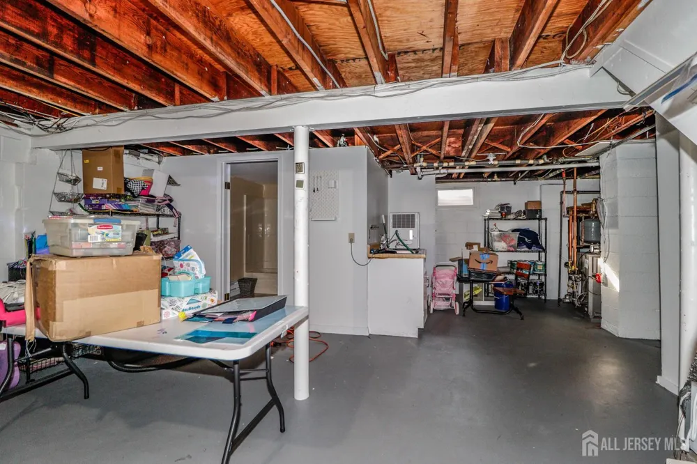 496 Outlook Avenue Colonia, NJ 07067