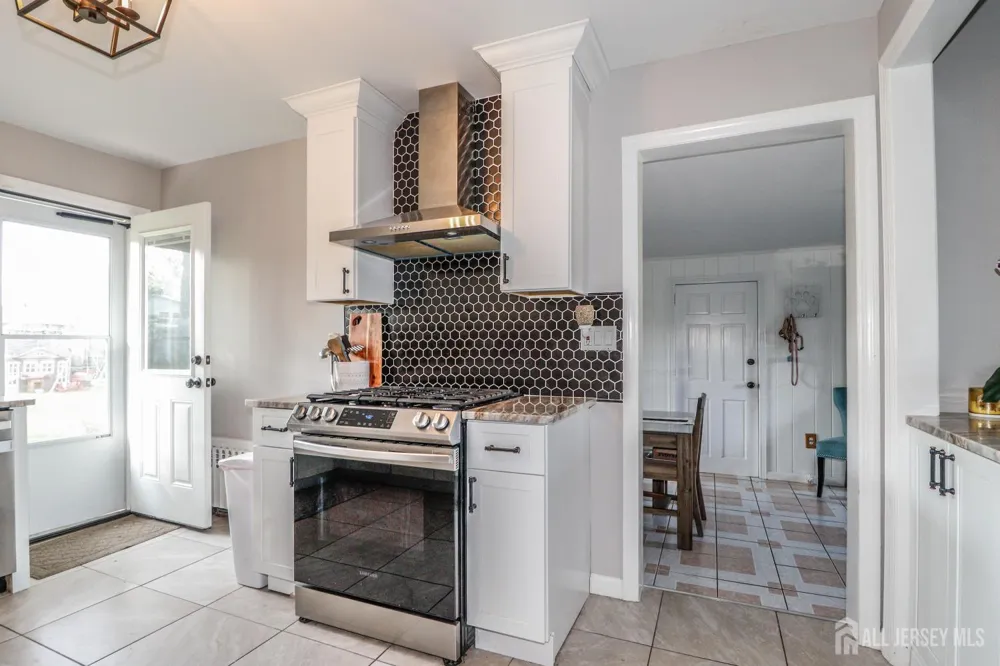 496 Outlook Avenue Colonia, NJ 07067