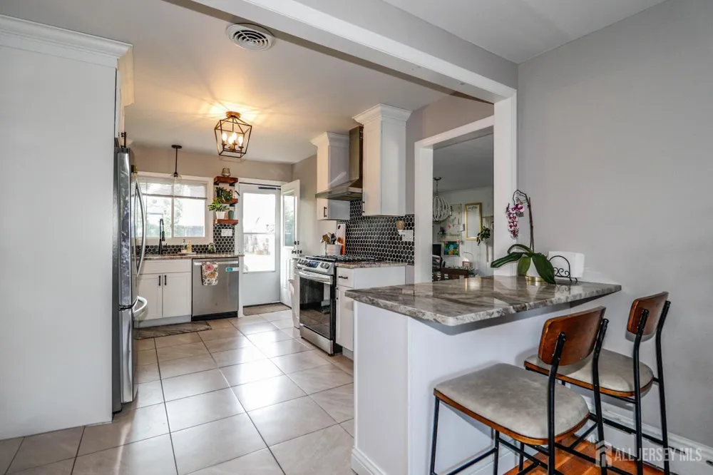 496 Outlook Avenue Colonia, NJ 07067