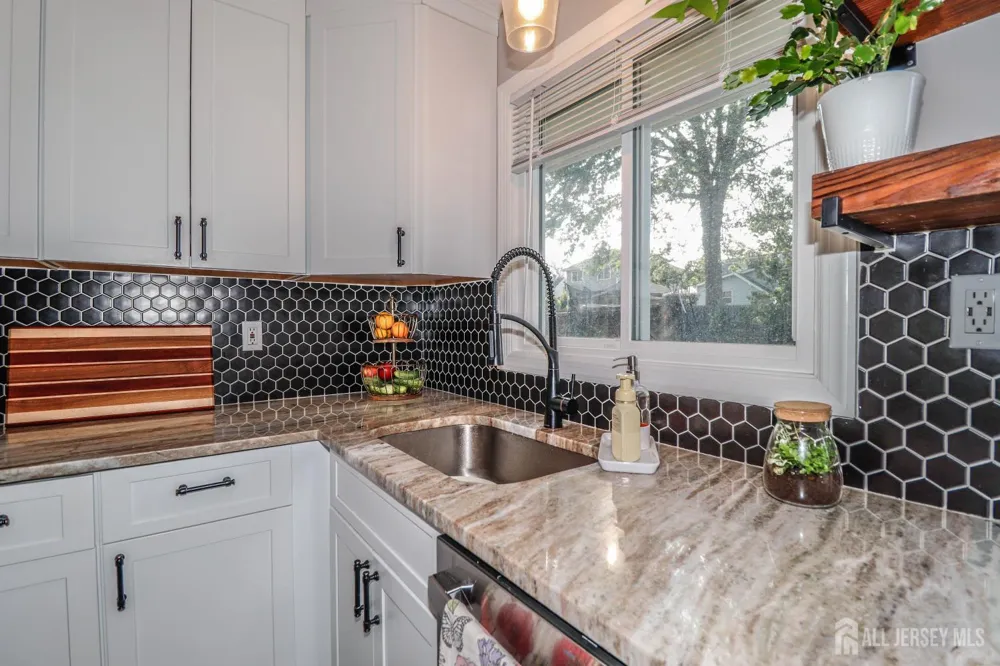 496 Outlook Avenue Colonia, NJ 07067